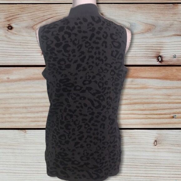 🎄JM Collection Sleeveless Sweater  - Picture 2 of 4